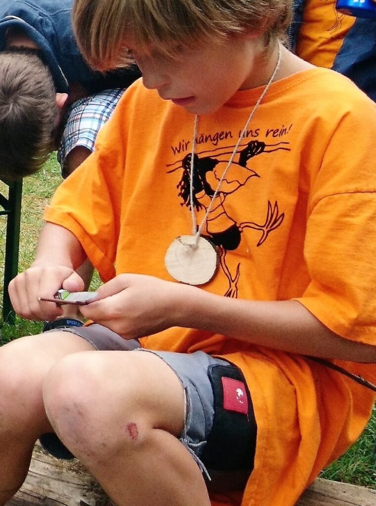 Bild Freizeit Schnitzen mit Kindern